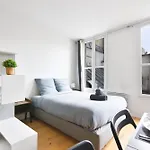 - Quartier Champs-elysees 5 Free Netflix