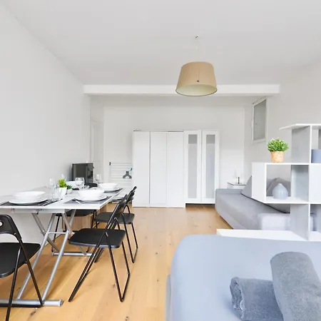 - Quartier Champs-elysees 5 Free Netflix Apartment Paris