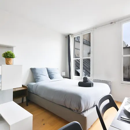 - Quartier Champs-elysees 5 Free Netflix
