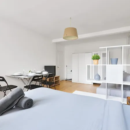 - Quartier Champs-elysees 5 Free Netflix