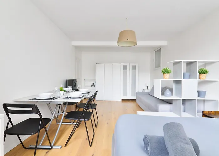 - Quartier Champs-elysees 5 Free Netflix Daire Paris