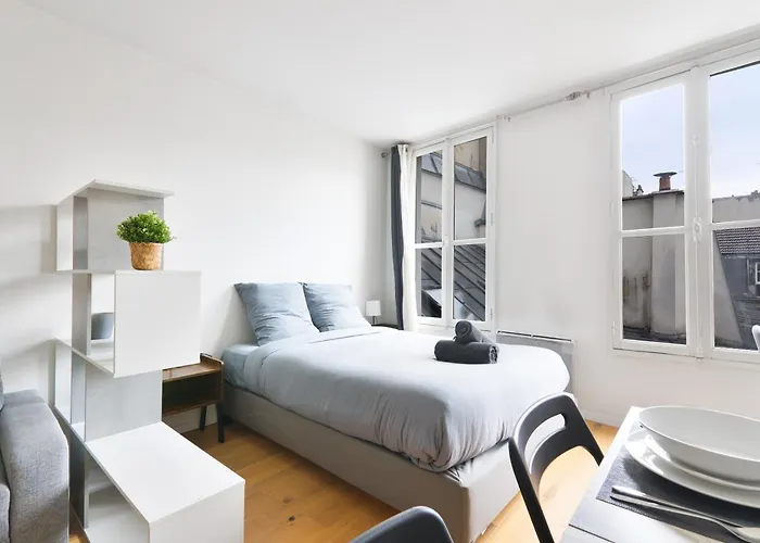 - Quartier Champs-elysees 5 Free Netflix